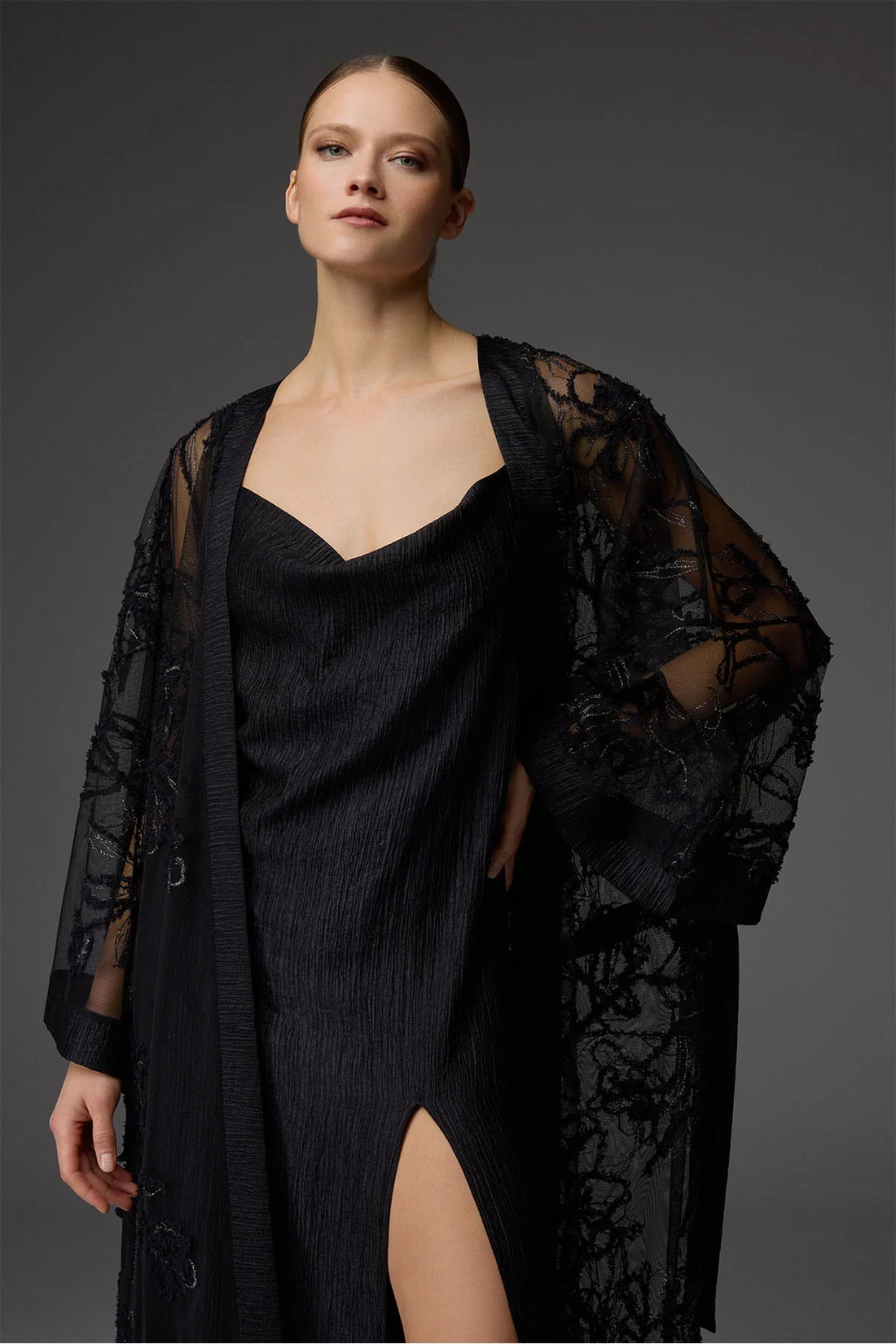 Belle Bonjour lace robe and satin nightgown in noir