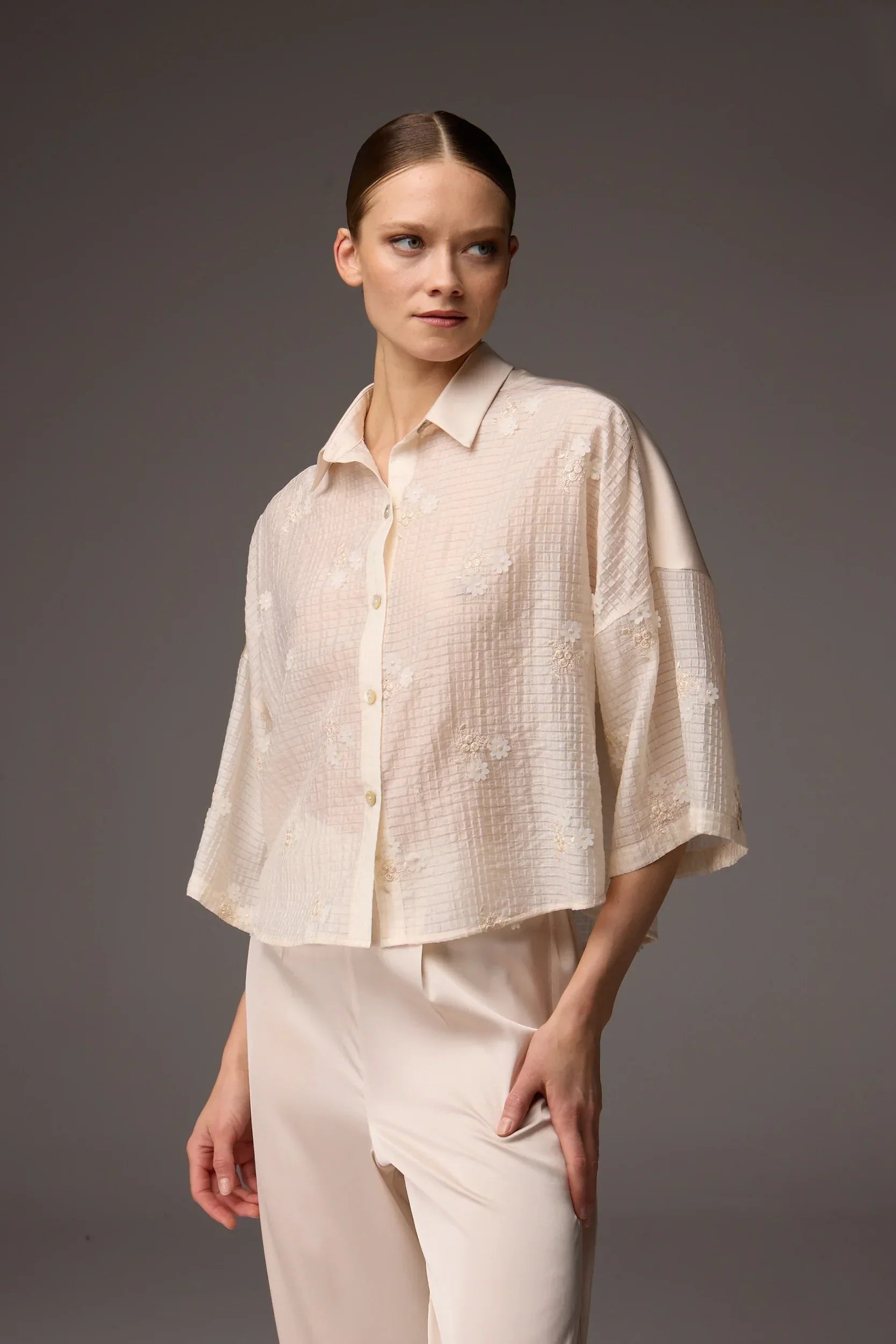 BM-1832 – 3D Floral Embroidered Silky Satin 6-Piece Bridal Set