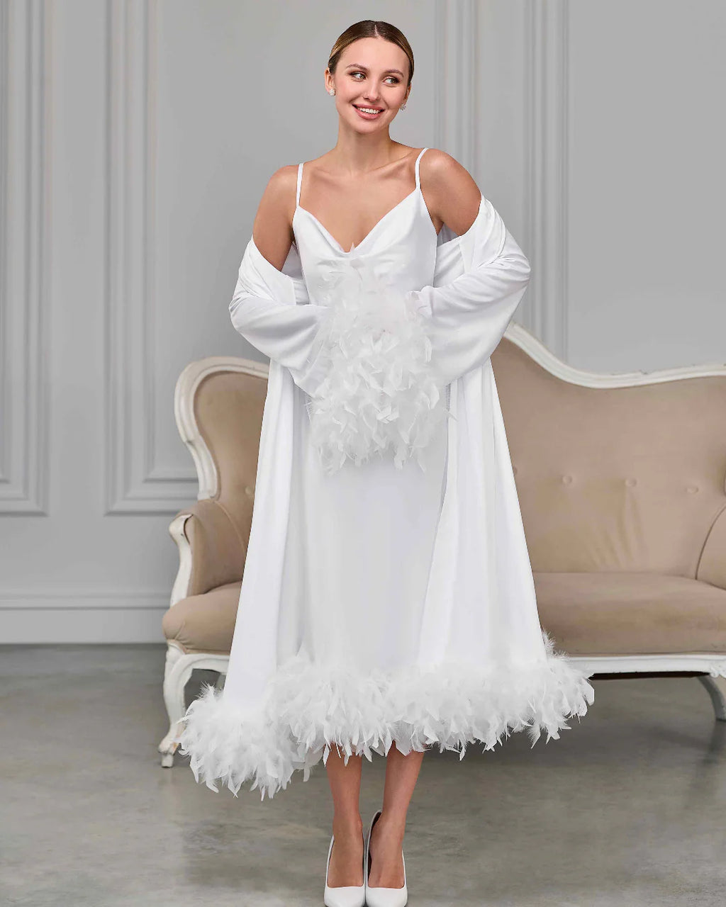 Elegant bridal robe set with feathers White – Made to Order