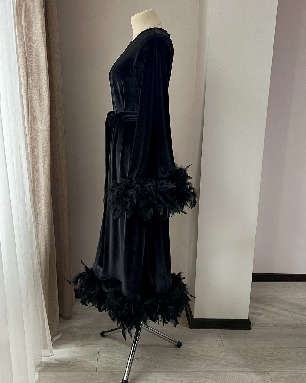 Black velvet feather robe back