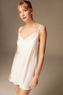 Ivory Bridal Set 1531 – Robe and Nightgown Close-Up | Belle Bonjour UAE
