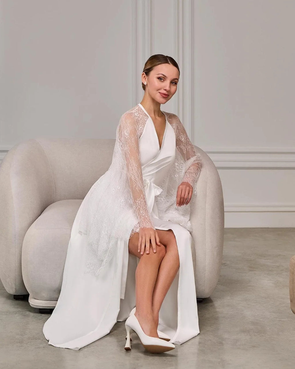 Bride in ivory lace bridal robe
