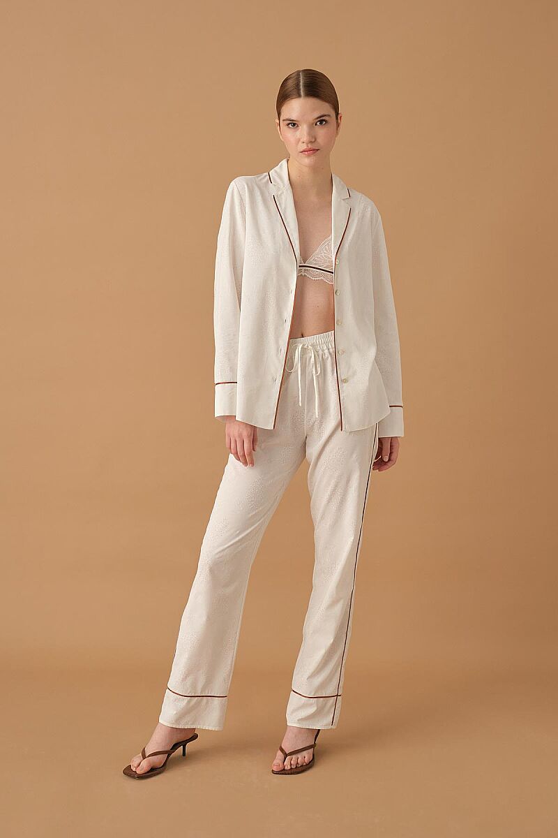 KYLIE printed viscose pyjama set – Ivory (1)