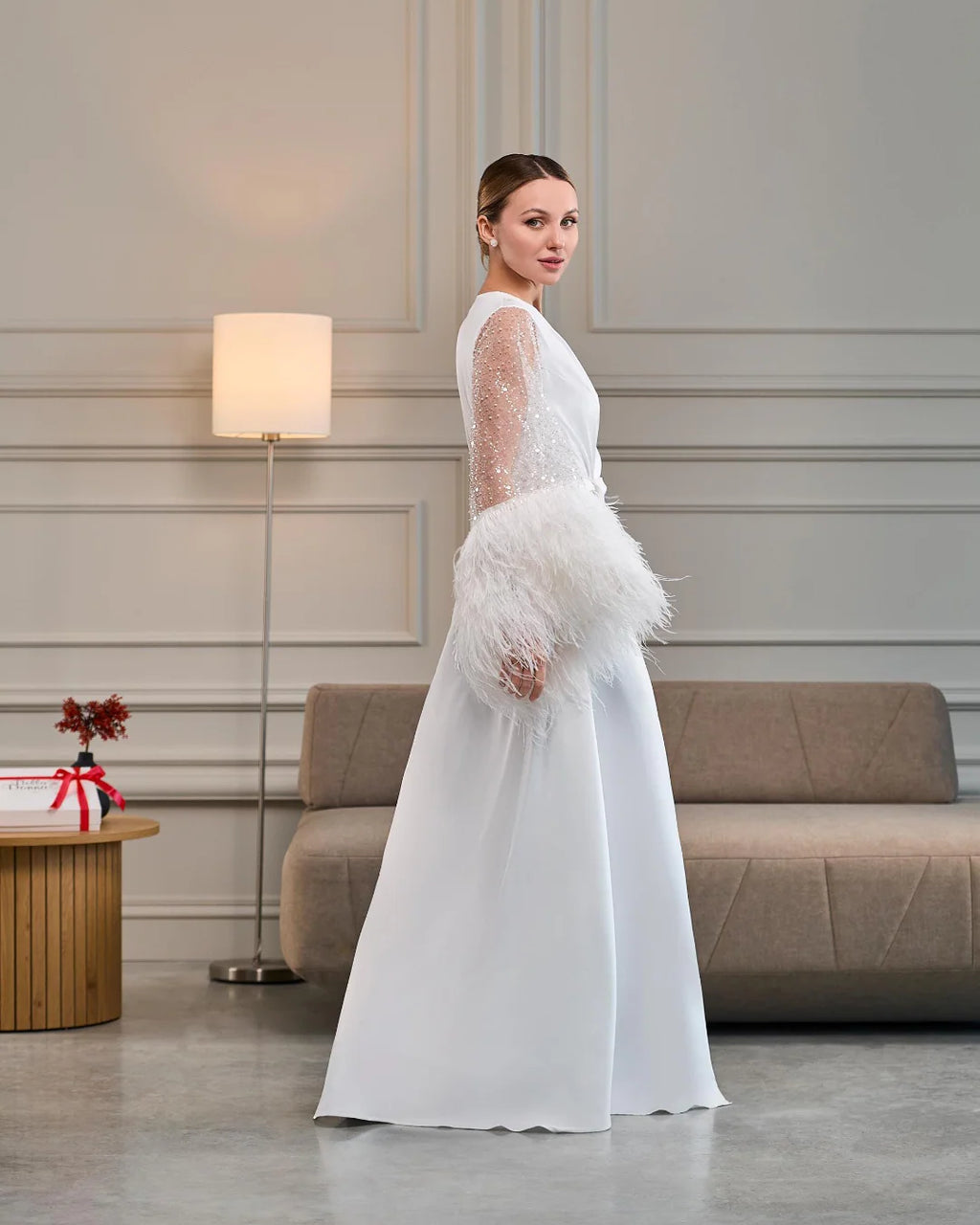 Ostrich feather bridal robe for glamorous brides Ivory – Made to Order