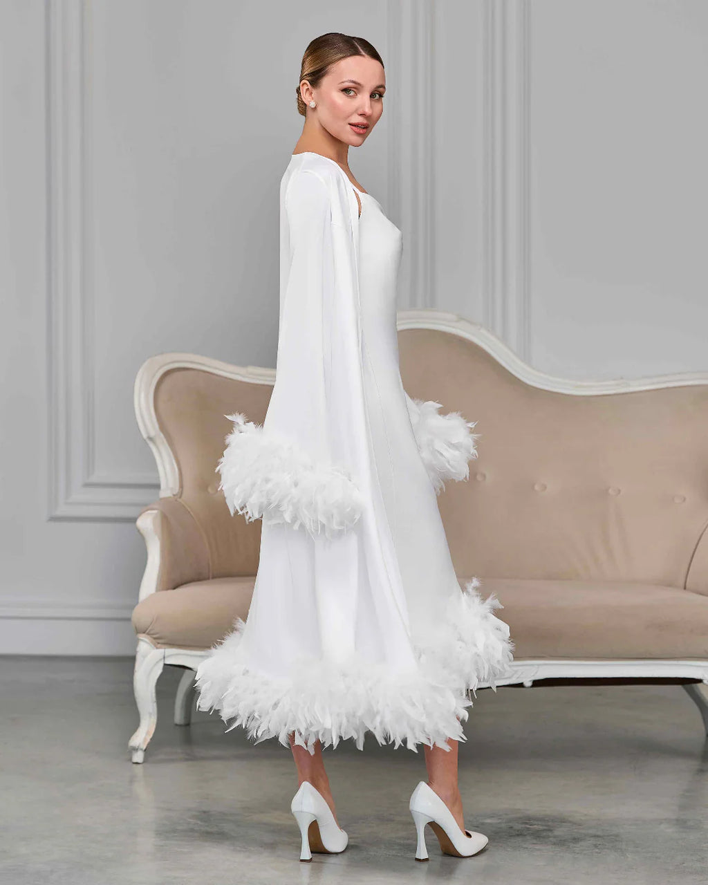 Elegant bridal robe set with feathers White – Made to Order