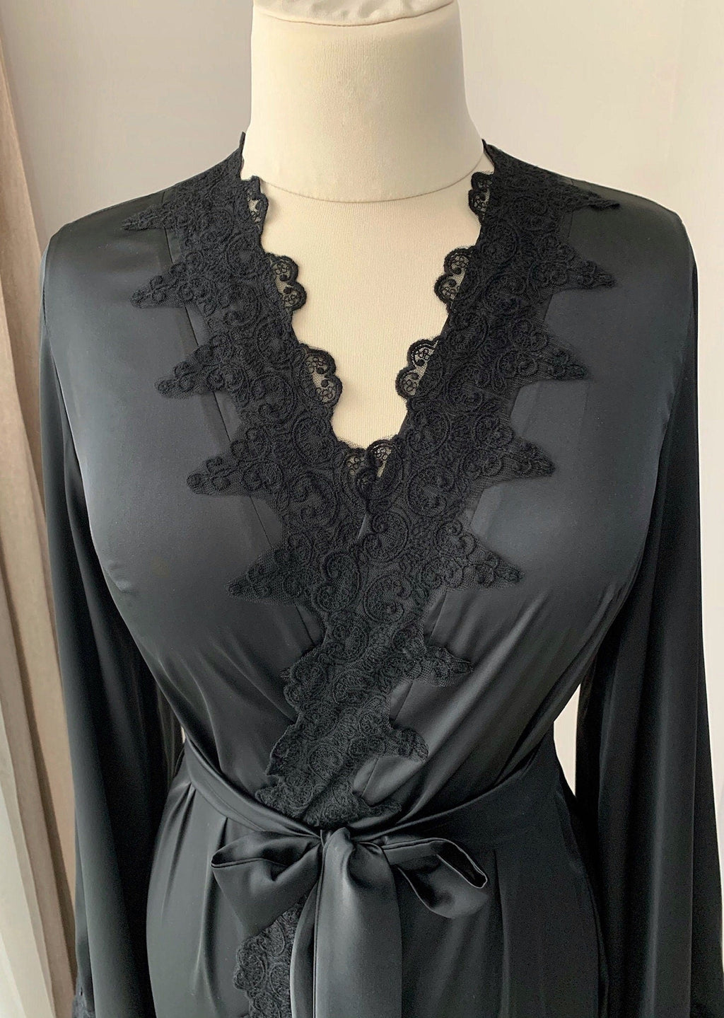 Black lace maxi robe back