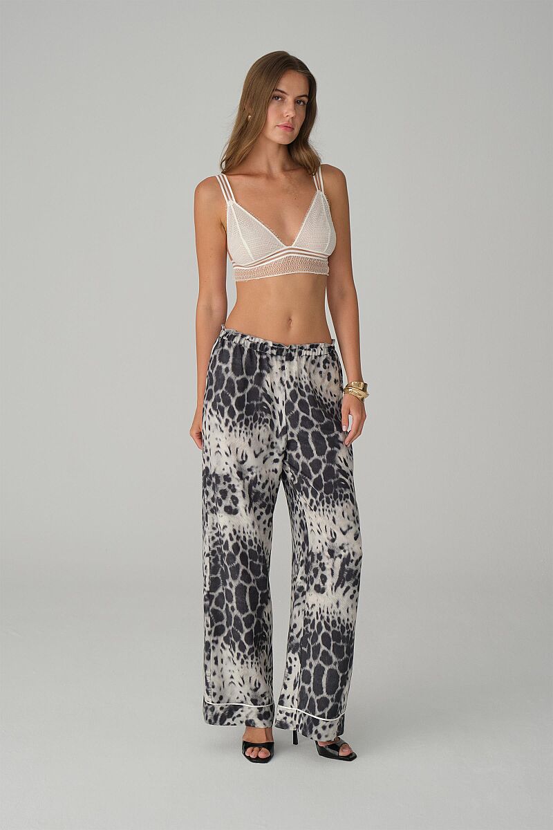 LEA bralette vegan silk pyjama set – Ivory (3)